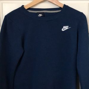 ⚡️ Nike Fleece Crewneck (EUC)